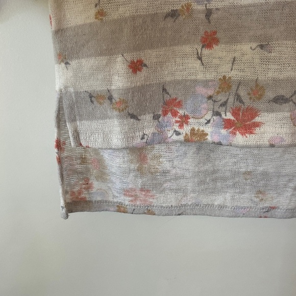 LC LAUREN CONRAD | Floral Striped 3/4 Sleeve Top - Picture 4 of 13